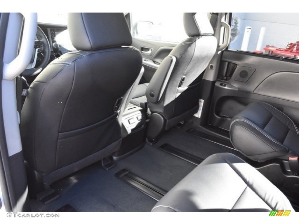2019 Sienna SE AWD - Super White / Black photo #14