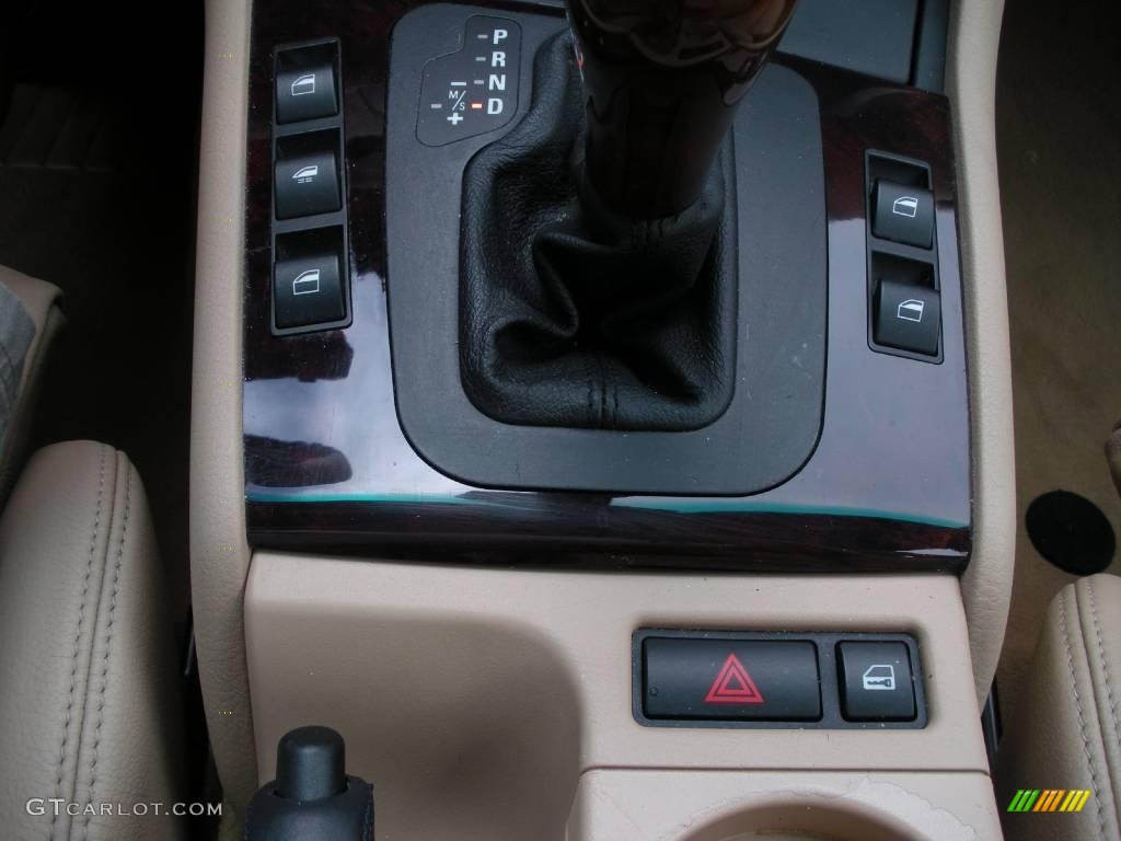 2006 3 Series 325i Convertible - Jet Black / Sand photo #27