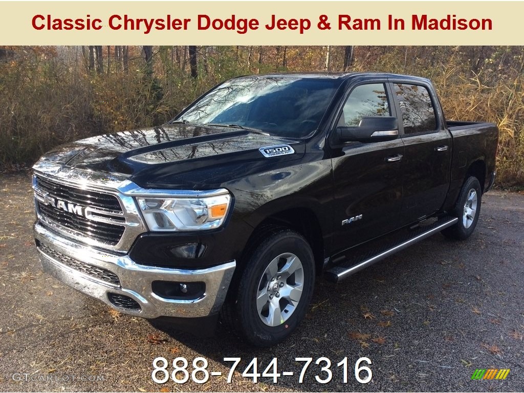 2019 1500 Big Horn Crew Cab 4x4 - Diamond Black Crystal Pearl / Black photo #1