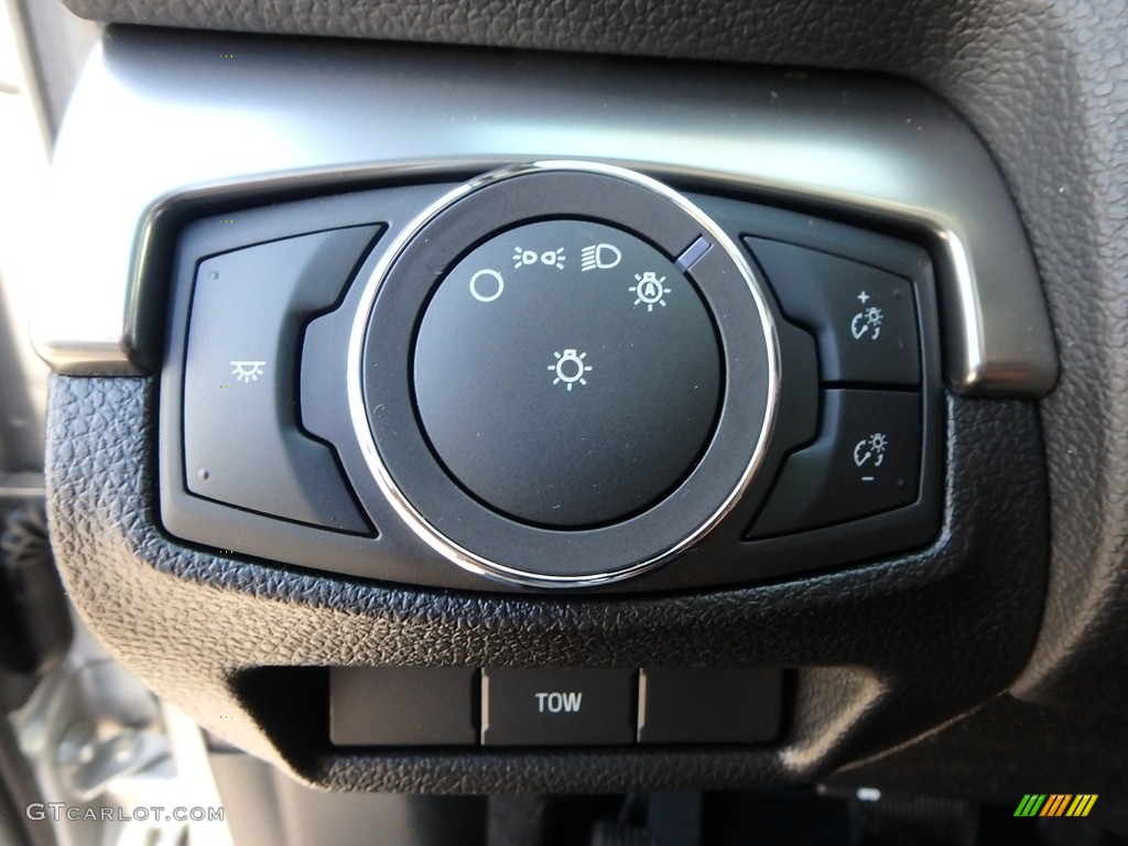 2019 Explorer XLT 4WD - Ingot Silver / Medium Black photo #18