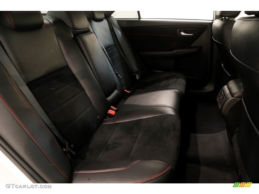 2017 Camry XSE - Blizzard White Pearl / Black photo #17