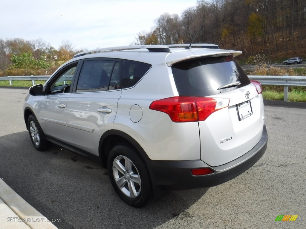 2013 RAV4 XLE AWD - Classic Silver Metallic / Ash photo #8