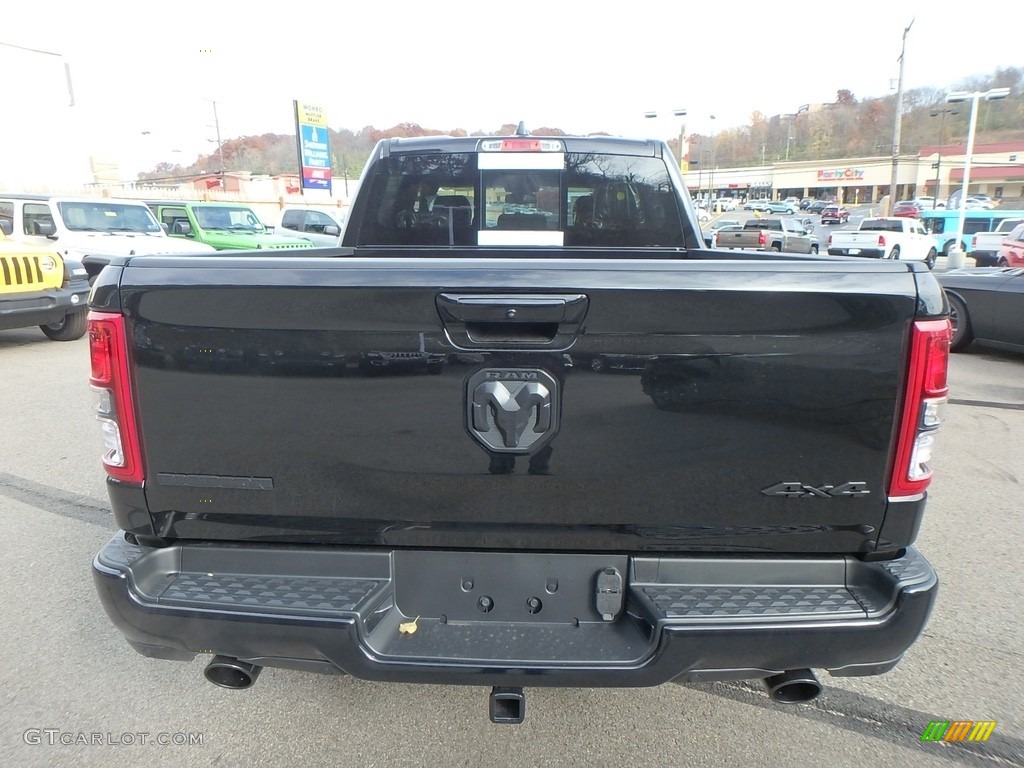 2019 1500 Big Horn Crew Cab 4x4 - Diamond Black Crystal Pearl / Black photo #4