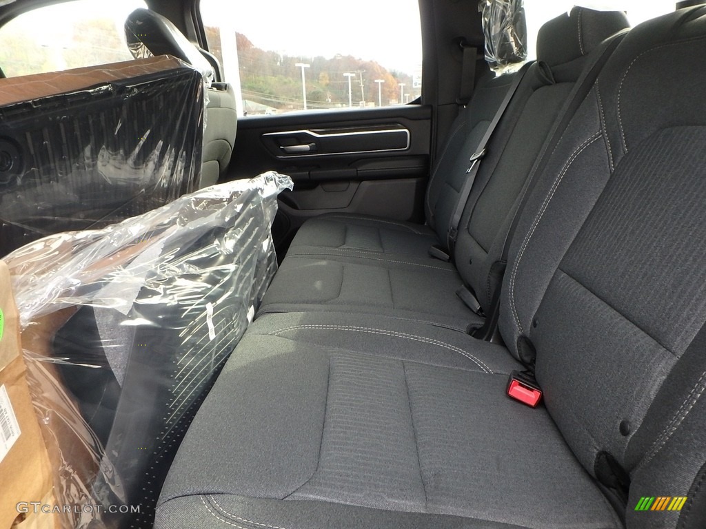 2019 1500 Big Horn Crew Cab 4x4 - Diamond Black Crystal Pearl / Black photo #11