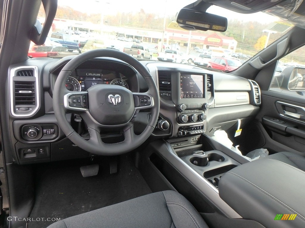 2019 1500 Big Horn Crew Cab 4x4 - Diamond Black Crystal Pearl / Black photo #12