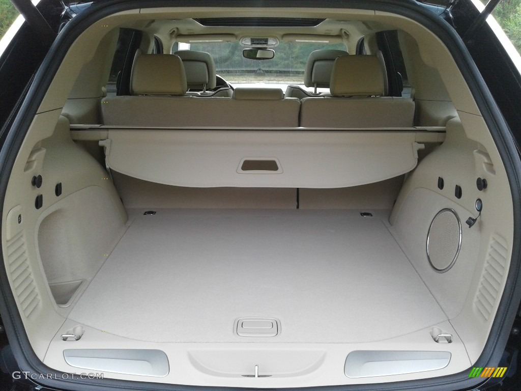2019 Jeep Grand Cherokee Overland 4x4 Trunk Photo #130344776