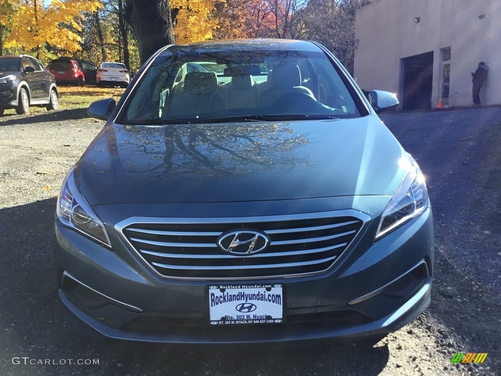 2017 Sonata SE - Lakeside Blue / Beige photo #2