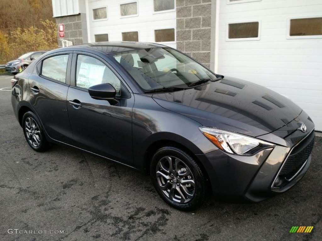 Graphite 2019 Toyota Yaris LE Exterior Photo #130345364