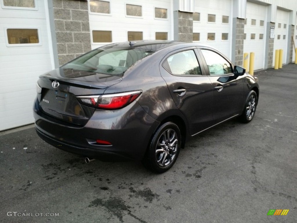 2019 Yaris LE - Graphite / Gray photo #3