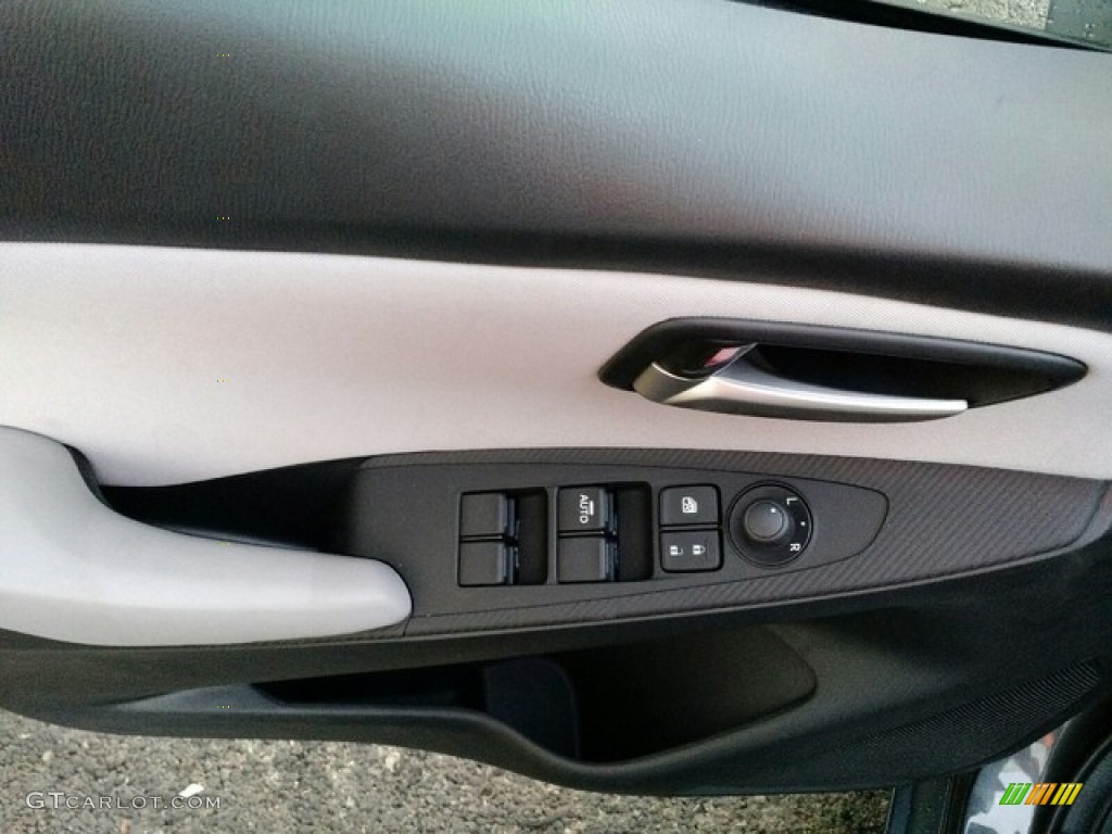 2019 Toyota Yaris LE Controls Photo #130345509