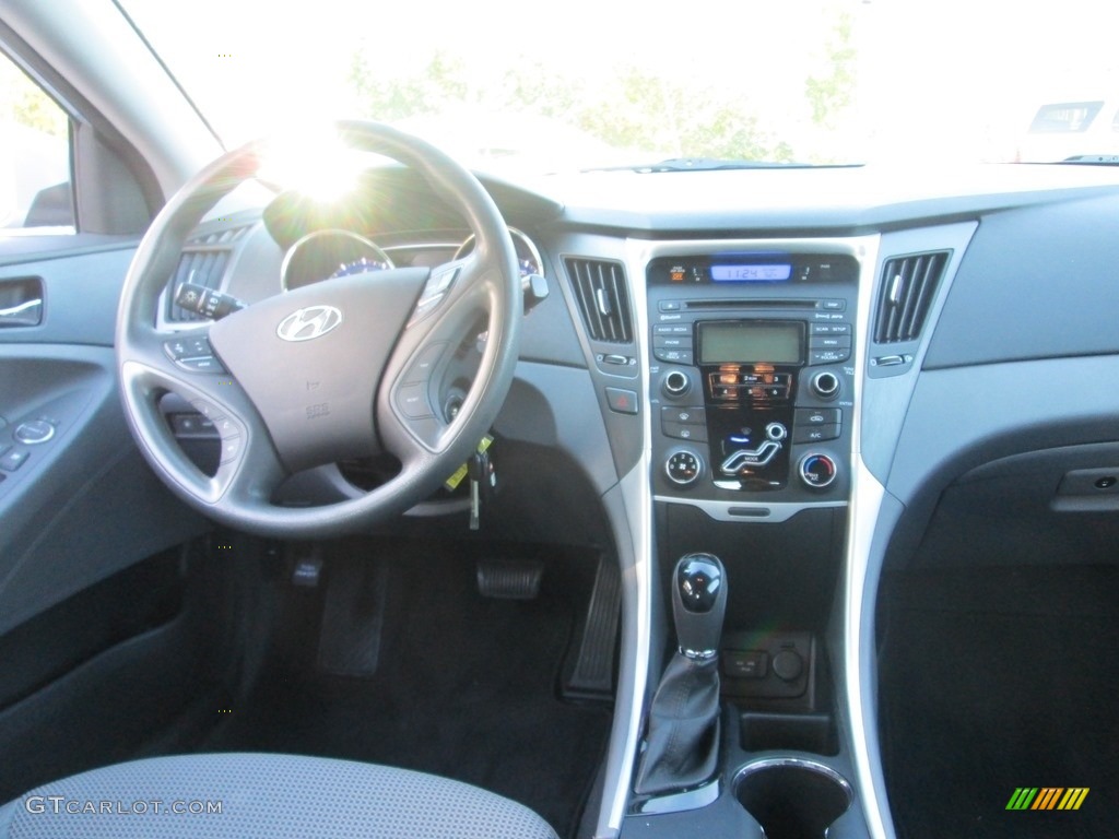 2013 Sonata GLS - Iridescent Silver Blue Pearl / Gray photo #10