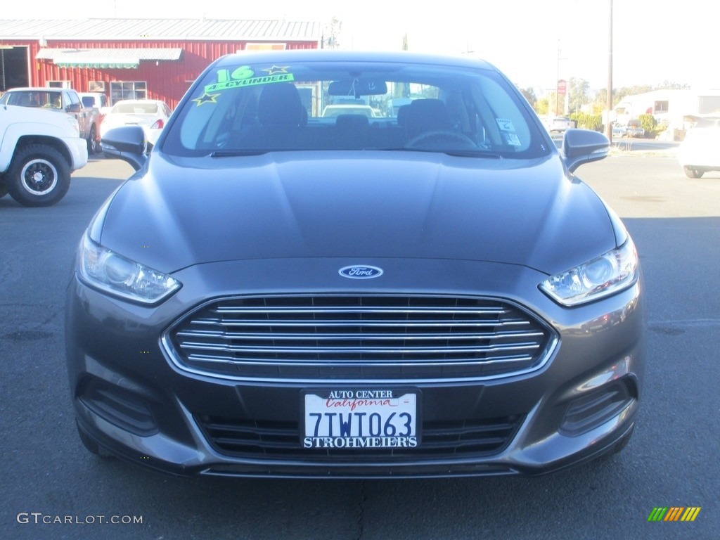2016 Fusion SE - Guard Metallic / Charcoal Black photo #2