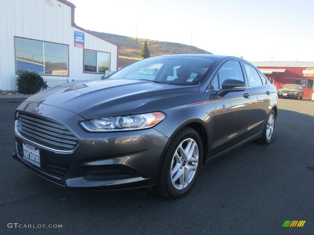 2016 Fusion SE - Guard Metallic / Charcoal Black photo #3