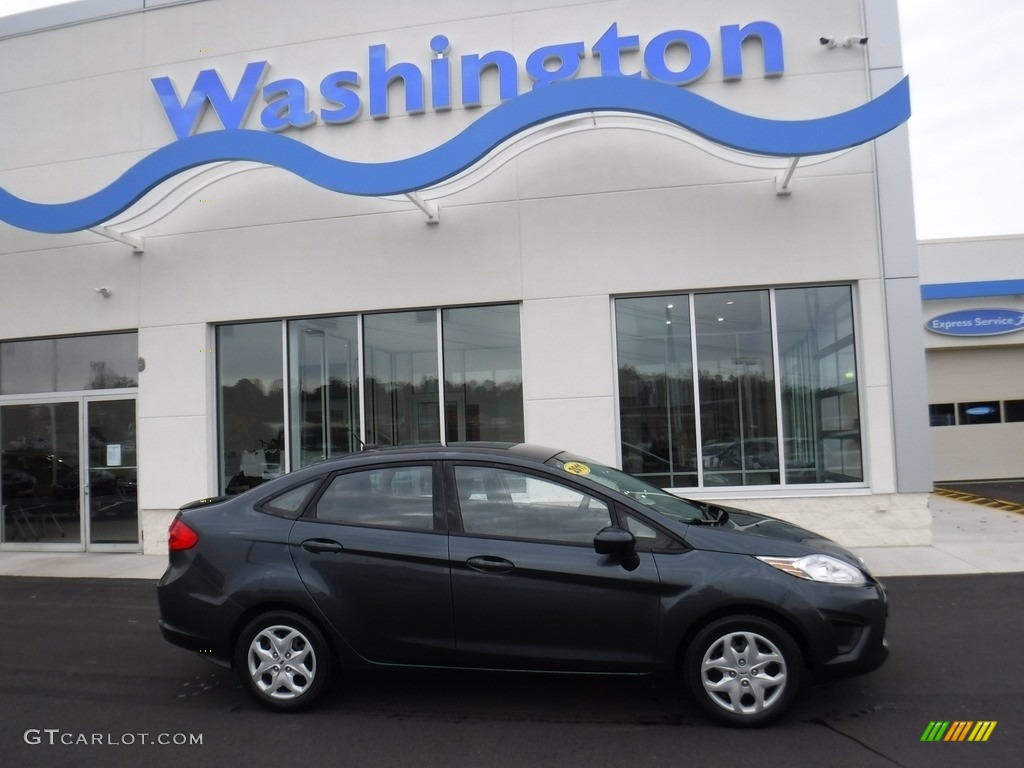 2011 Fiesta SE Sedan - Monterey Grey Metallic / Light Stone/Charcoal Black Cloth photo #2