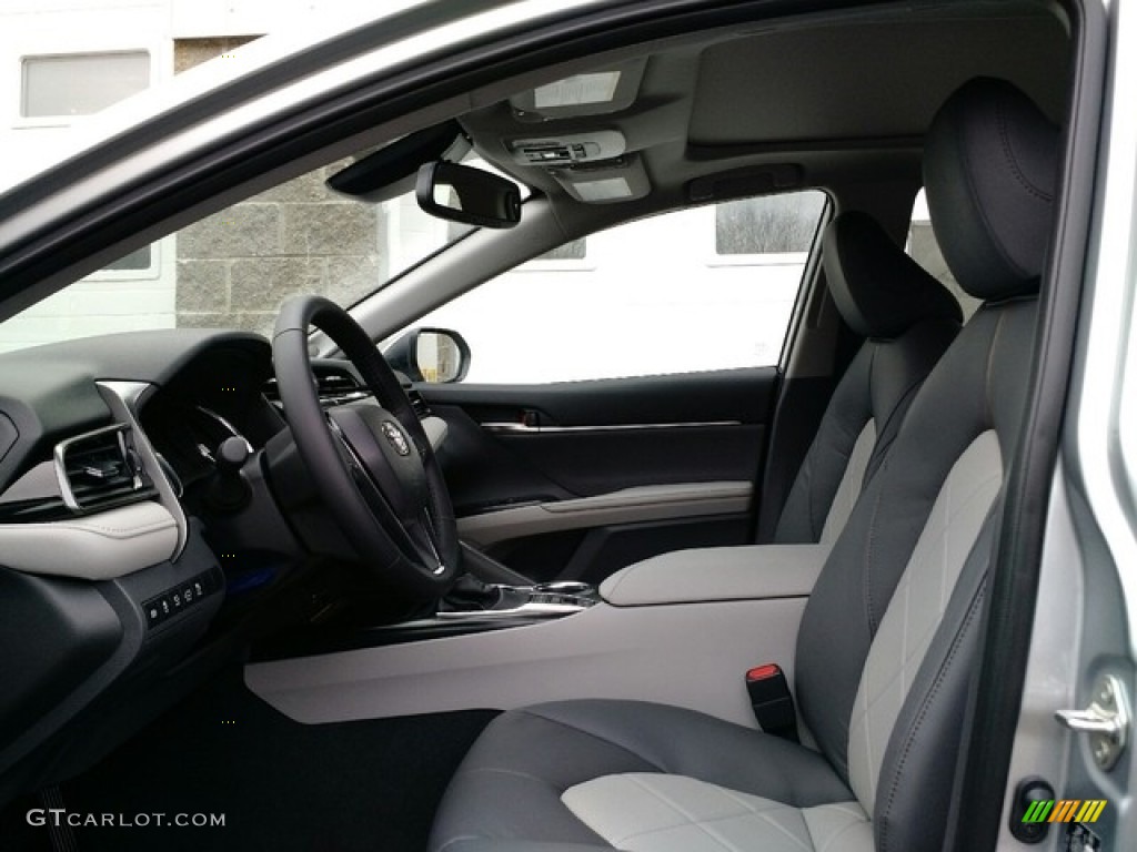 2019 Camry XLE - Celestial Silver Metallic / Ash photo #13