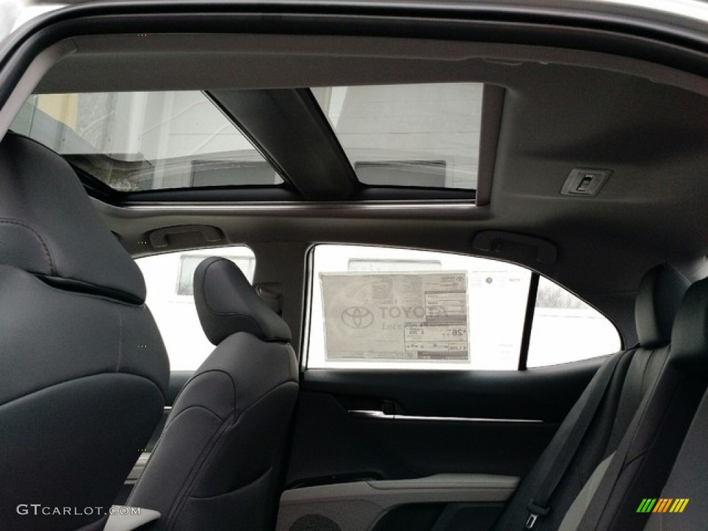 2019 Camry XLE - Celestial Silver Metallic / Ash photo #18