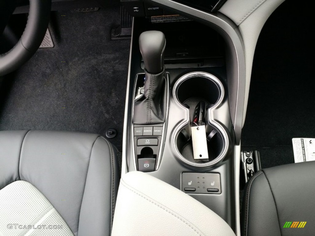 2019 Toyota Camry XLE Transmission Photos