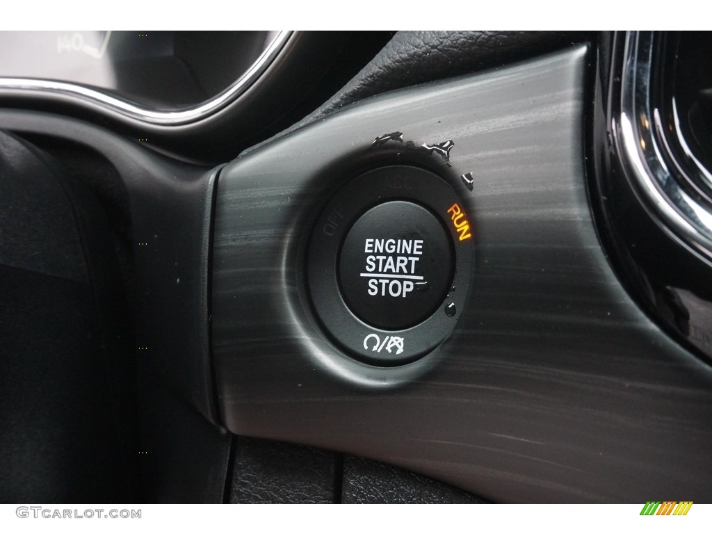 2019 Jeep Grand Cherokee Altitude Controls Photo #130358645