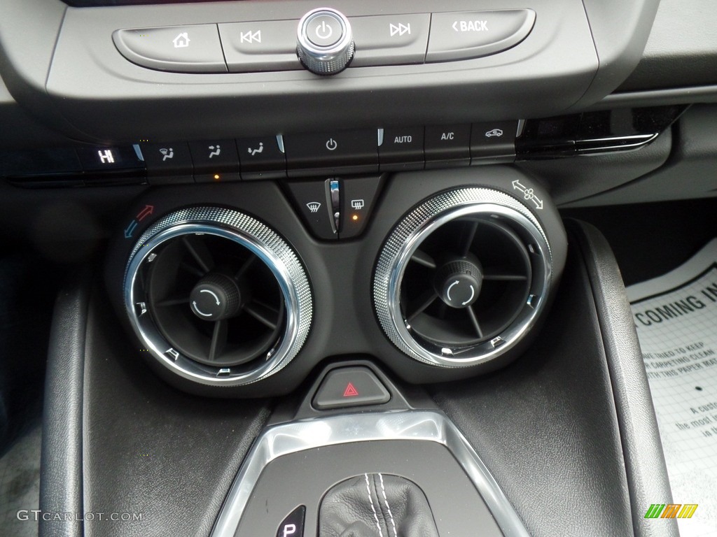 2018 Chevrolet Camaro SS Coupe Controls Photos