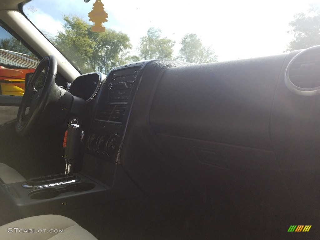 2008 Explorer Sport Trac XLT - Black / Dark Charcoal photo #18