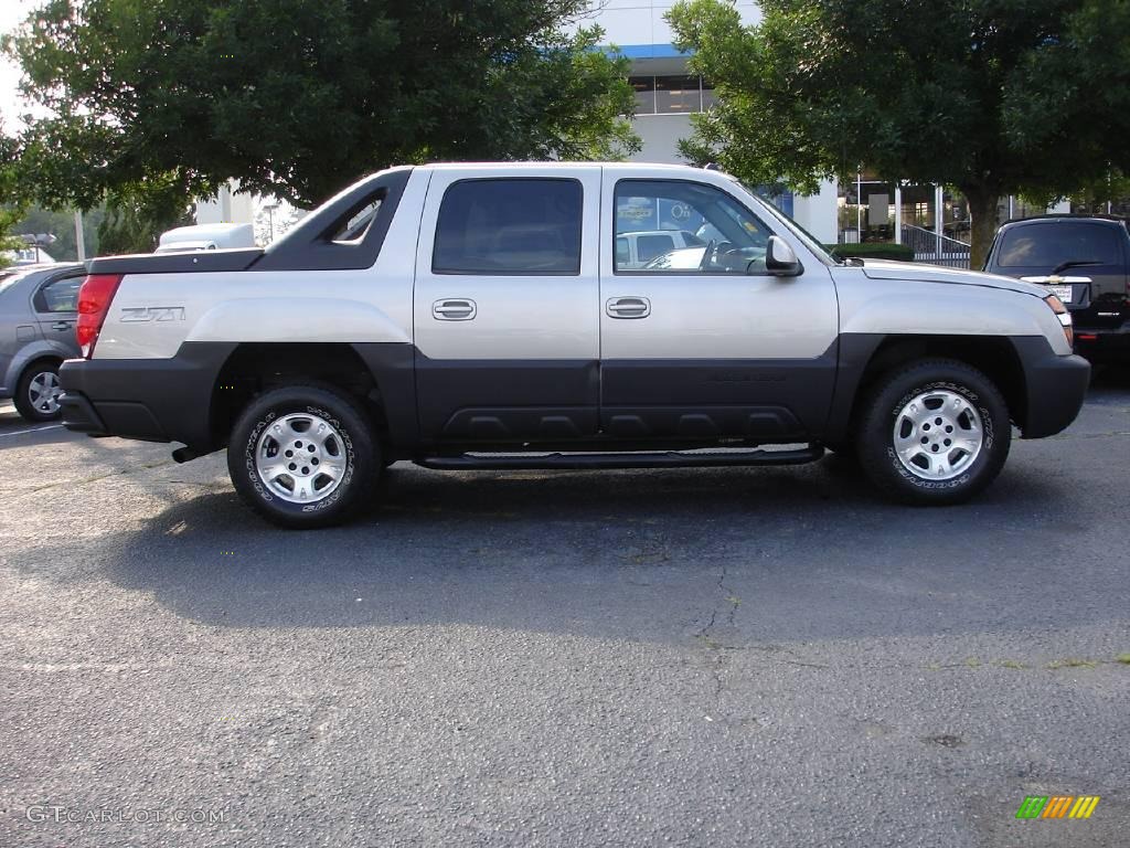 2004 Avalanche 1500 Z71 4x4 - Silver Birch Metallic / Dark Charcoal photo #3