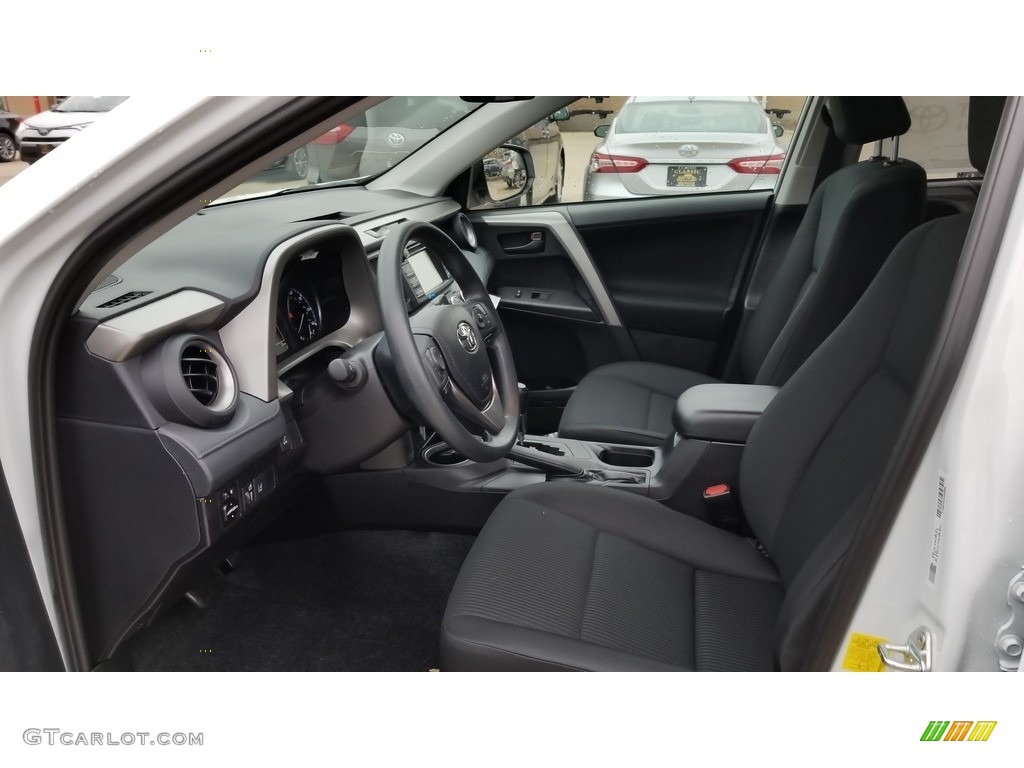 2018 RAV4 LE - Super White / Black photo #3