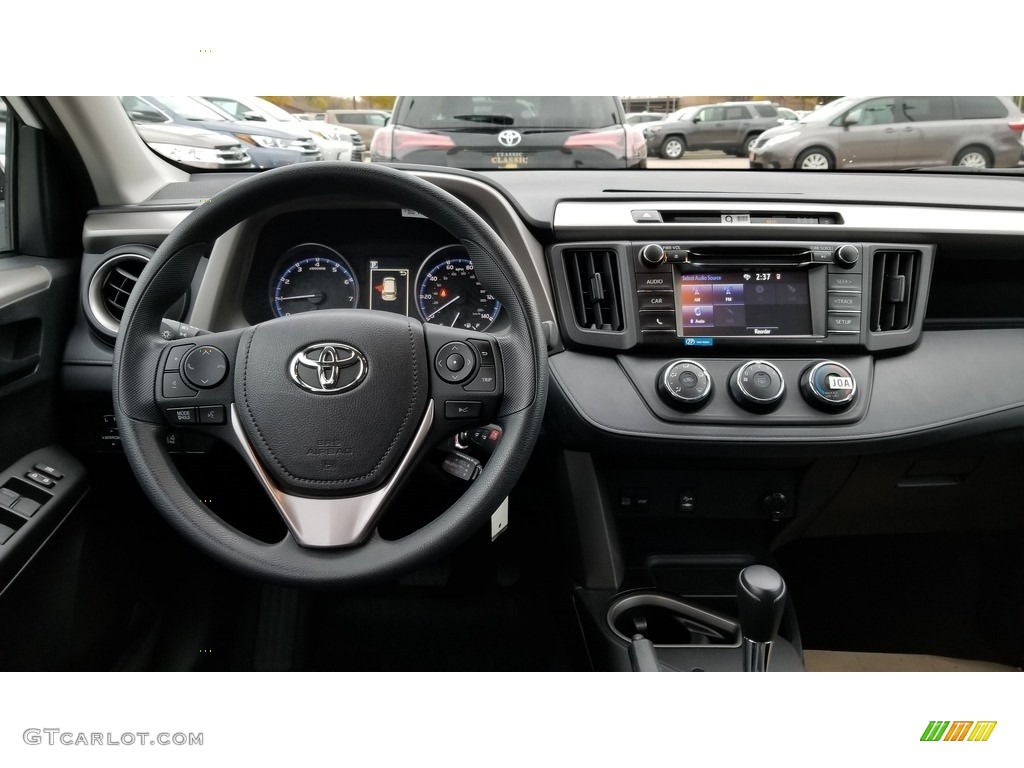2018 RAV4 LE - Super White / Black photo #5