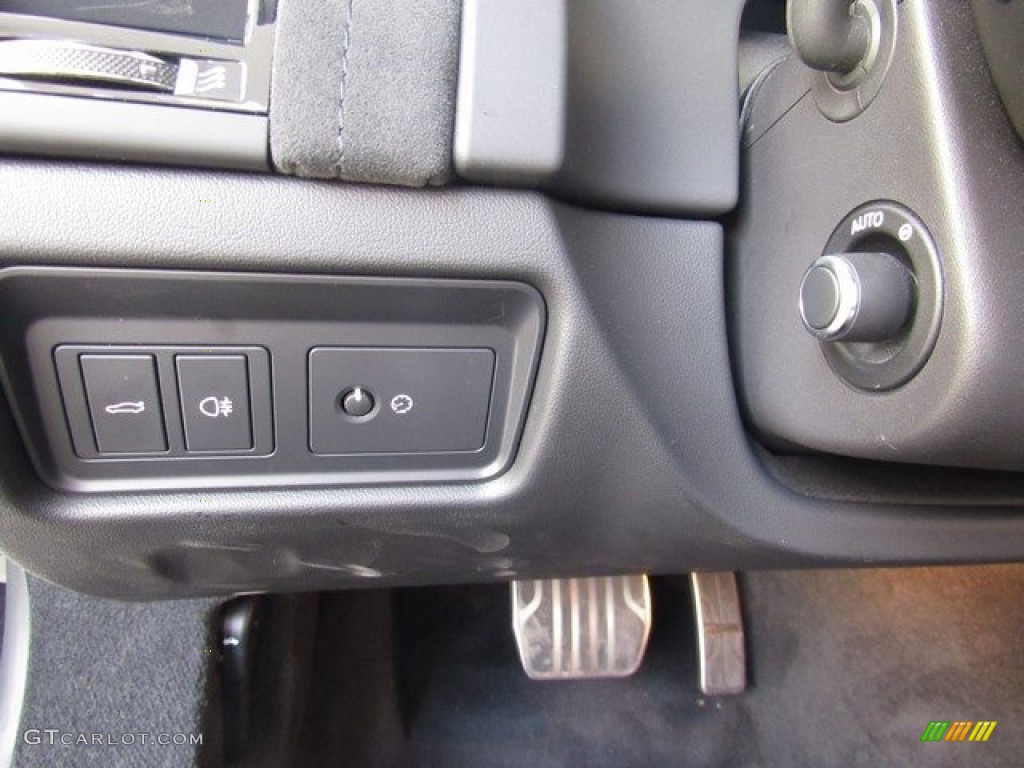 2017 Jaguar F-TYPE SVR AWD Convertible Controls Photo #130397402