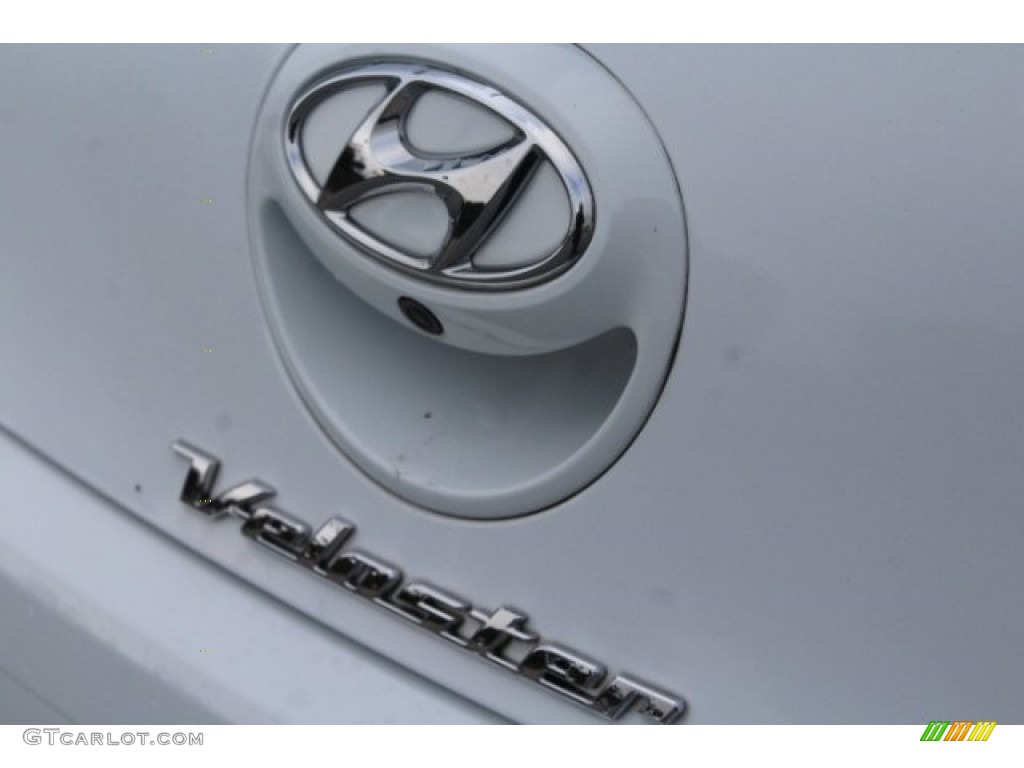 2017 Veloster Value Edition - Century White / Black photo #11