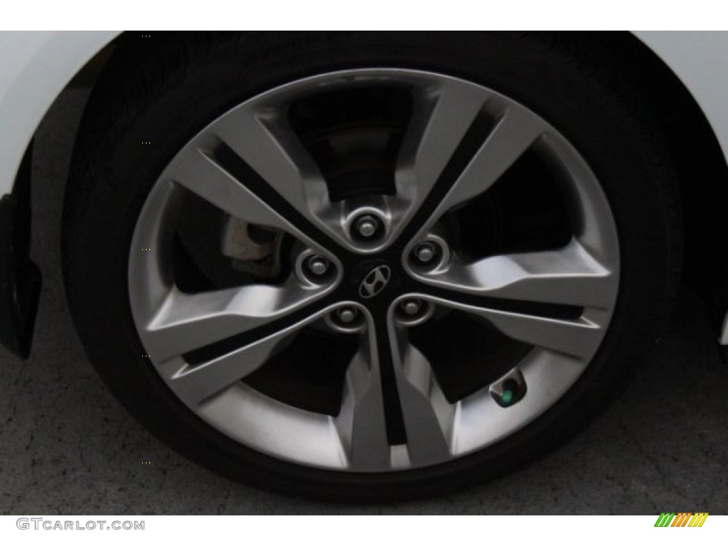 2017 Veloster Value Edition - Century White / Black photo #13