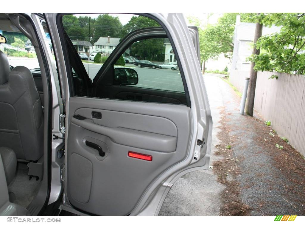 2004 Tahoe LT 4x4 - Silver Birch Metallic / Gray/Dark Charcoal photo #17