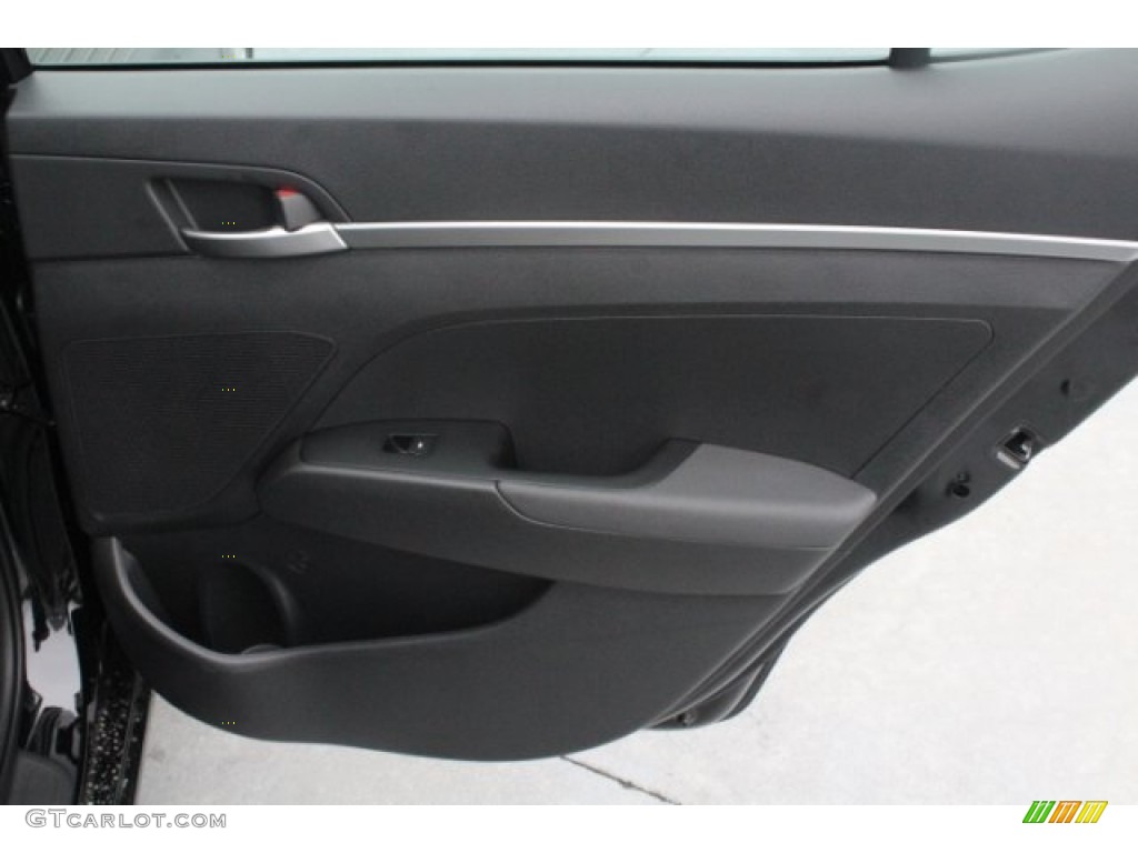 2019 Elantra SE - Phantom Black / Black photo #26