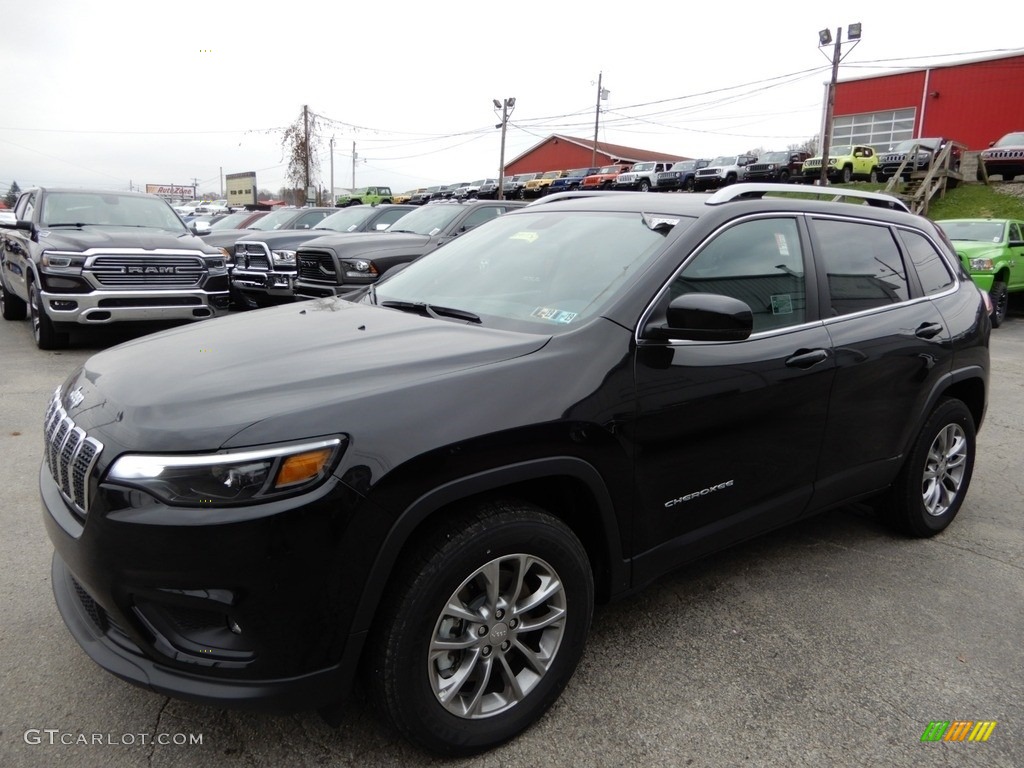 2019 Diamond Black Crystal Pearl Jeep Cherokee Latitude Plus