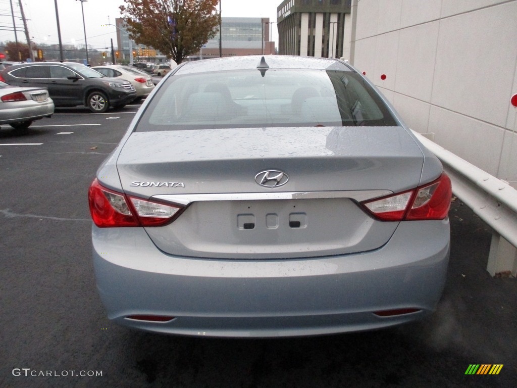 2011 Sonata GLS - Iridescent Silver Blue Metallic / Gray photo #4