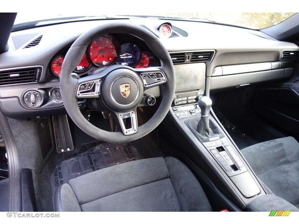2018 Porsche 911 GTS Coupe Black w/Alcantara Dashboard Photo #130422164