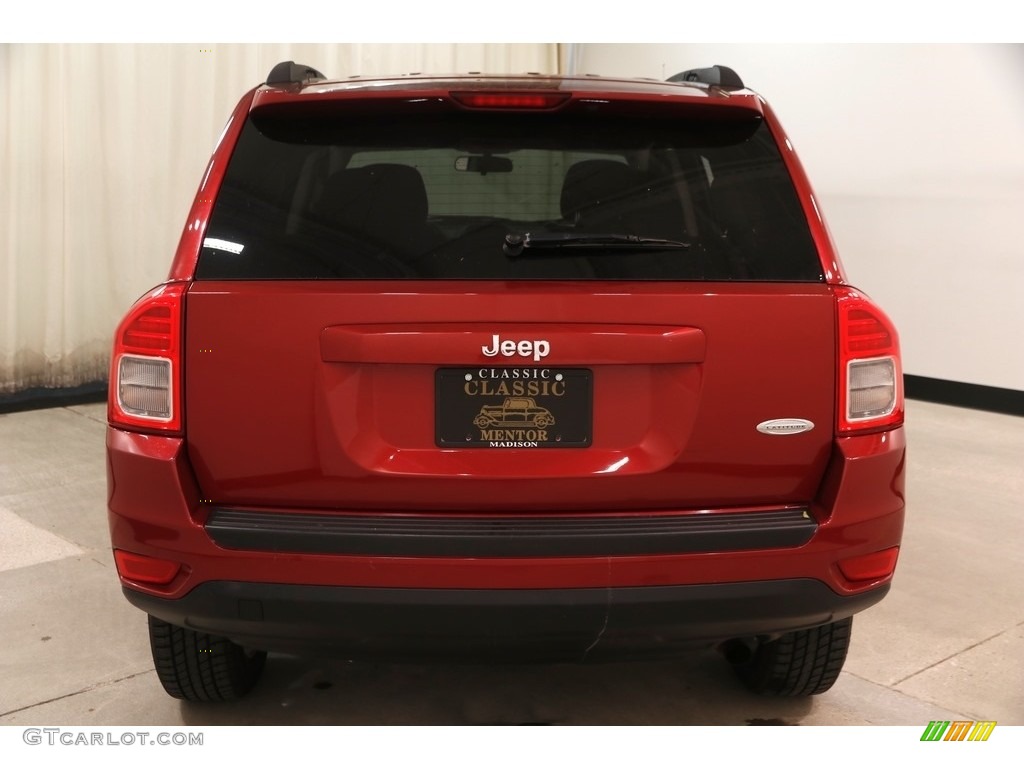 2012 Compass Latitude - Deep Cherry Red Crystal Pearl / Dark Slate Gray photo #14