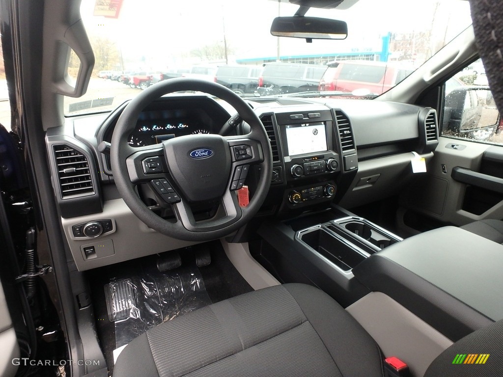 Black Interior 2019 Ford F150 STX SuperCrew 4x4 Photo #130427993