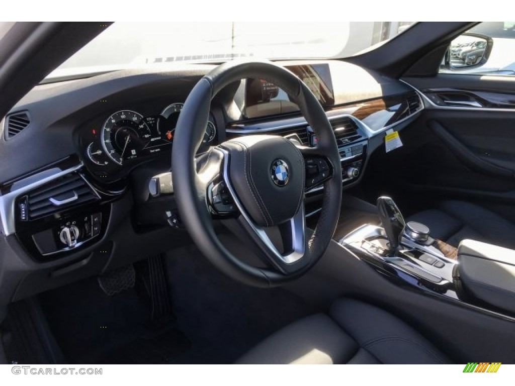 2019 5 Series 530e iPerformance Sedan - Alpine White / Black photo #4