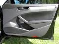 Black - Passat 2.5L SE Photo No. 41