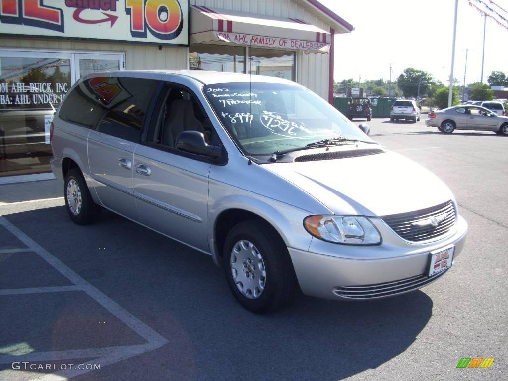 2002 Town & Country LX - Bright Silver Metallic / Taupe photo #7