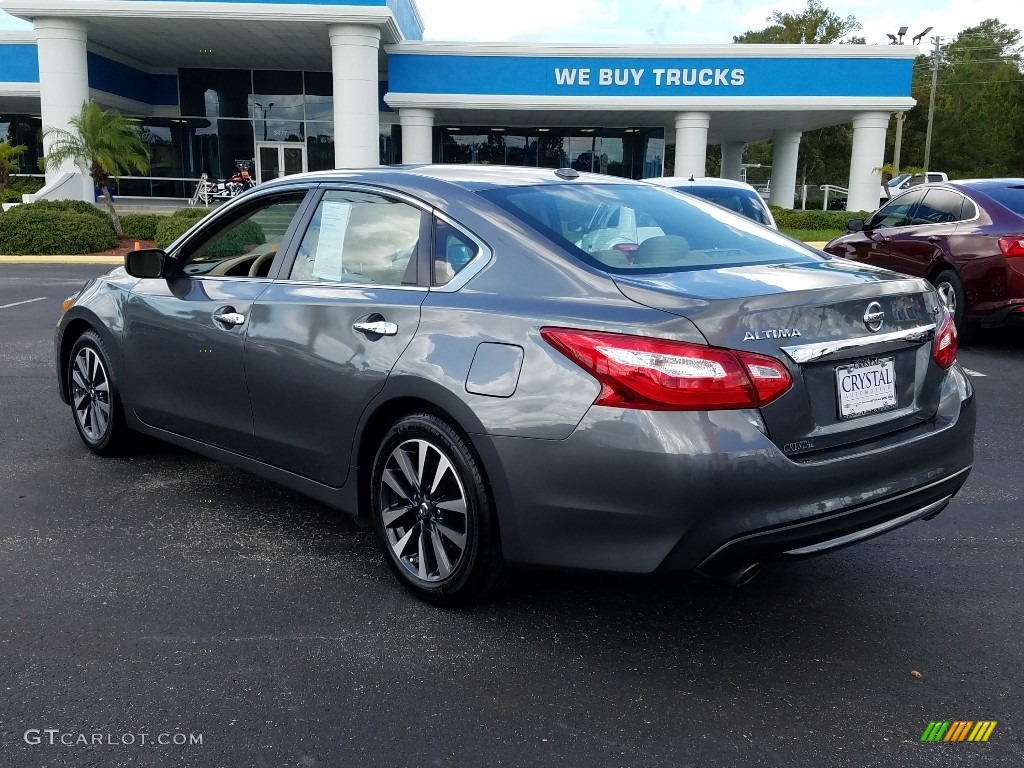 2017 Altima 2.5 SV - Gun Metallic / Beige photo #3