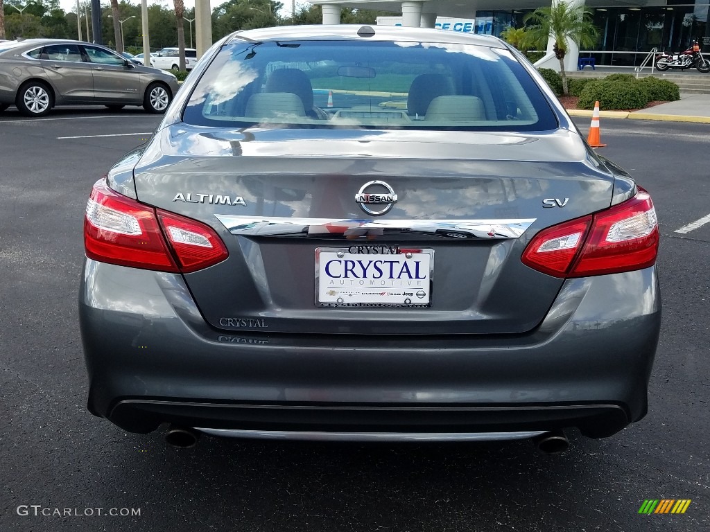 2017 Altima 2.5 SV - Gun Metallic / Beige photo #4