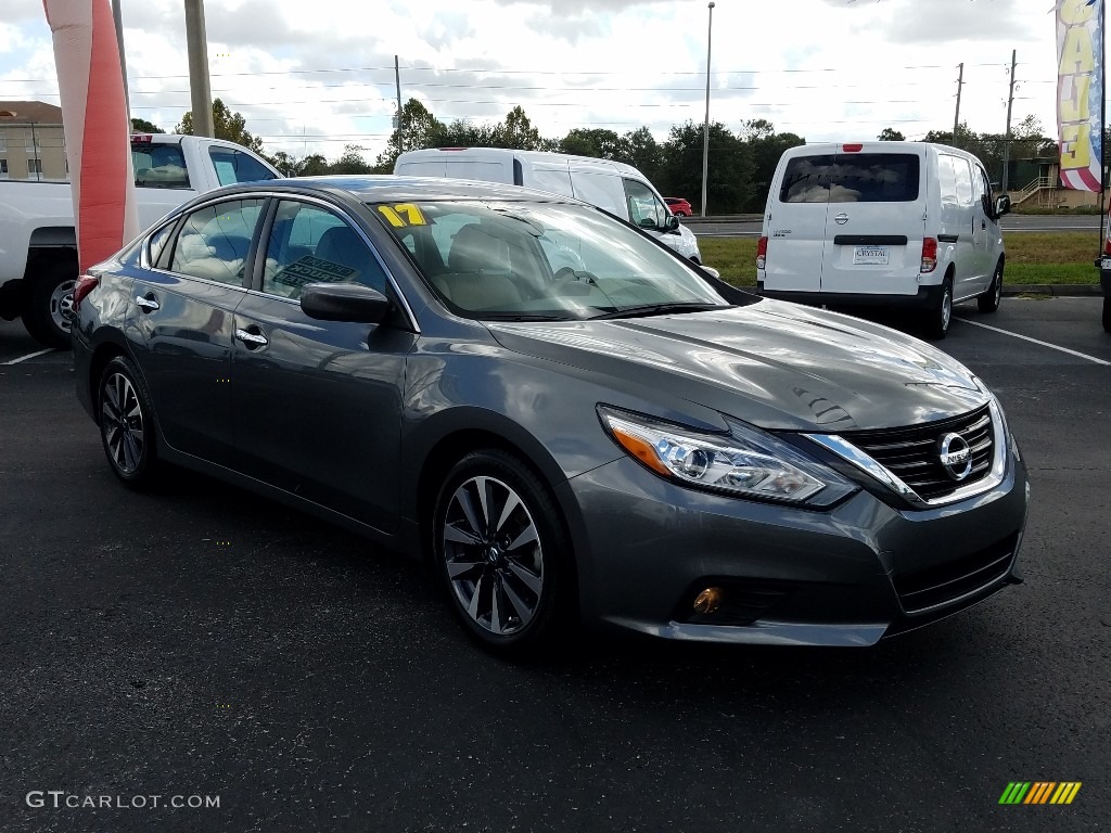 2017 Altima 2.5 SV - Gun Metallic / Beige photo #7