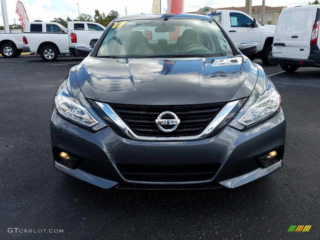 2017 Altima 2.5 SV - Gun Metallic / Beige photo #8