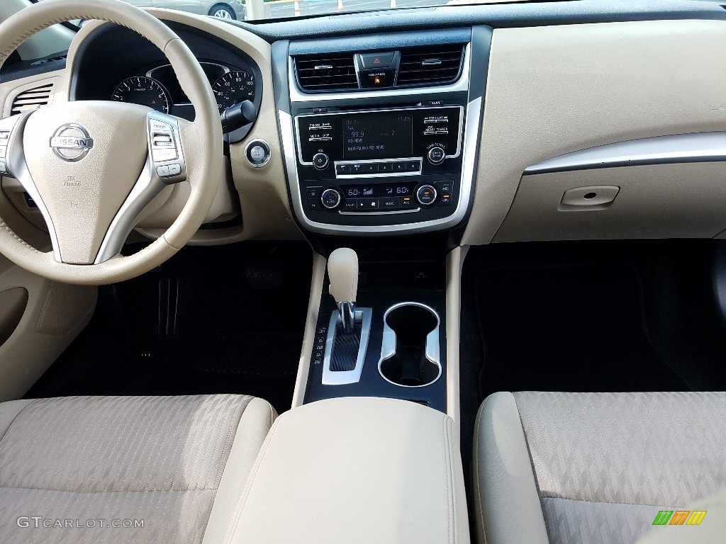 2017 Altima 2.5 SV - Gun Metallic / Beige photo #13
