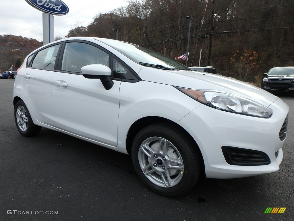 Oxford White 2019 Ford Fiesta SE Hatchback Exterior Photo #130439854