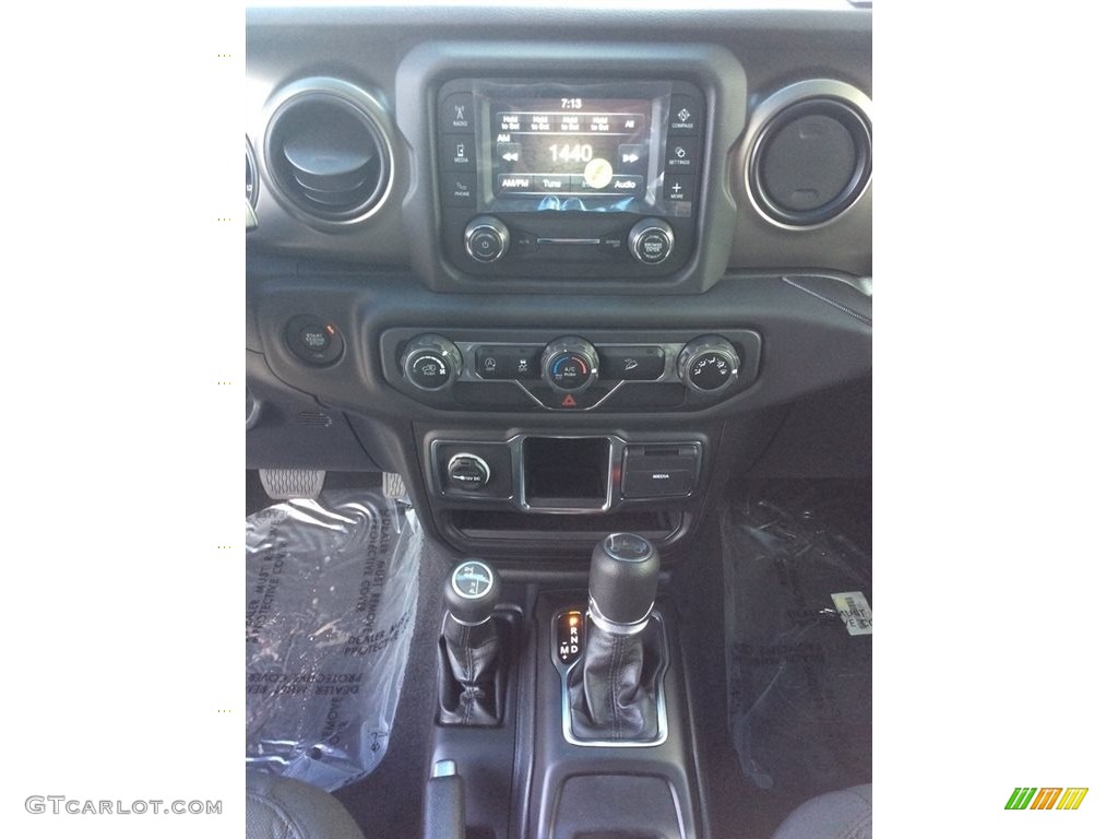 2019 Jeep Wrangler Unlimited Sport 4x4 Controls Photo #130441777