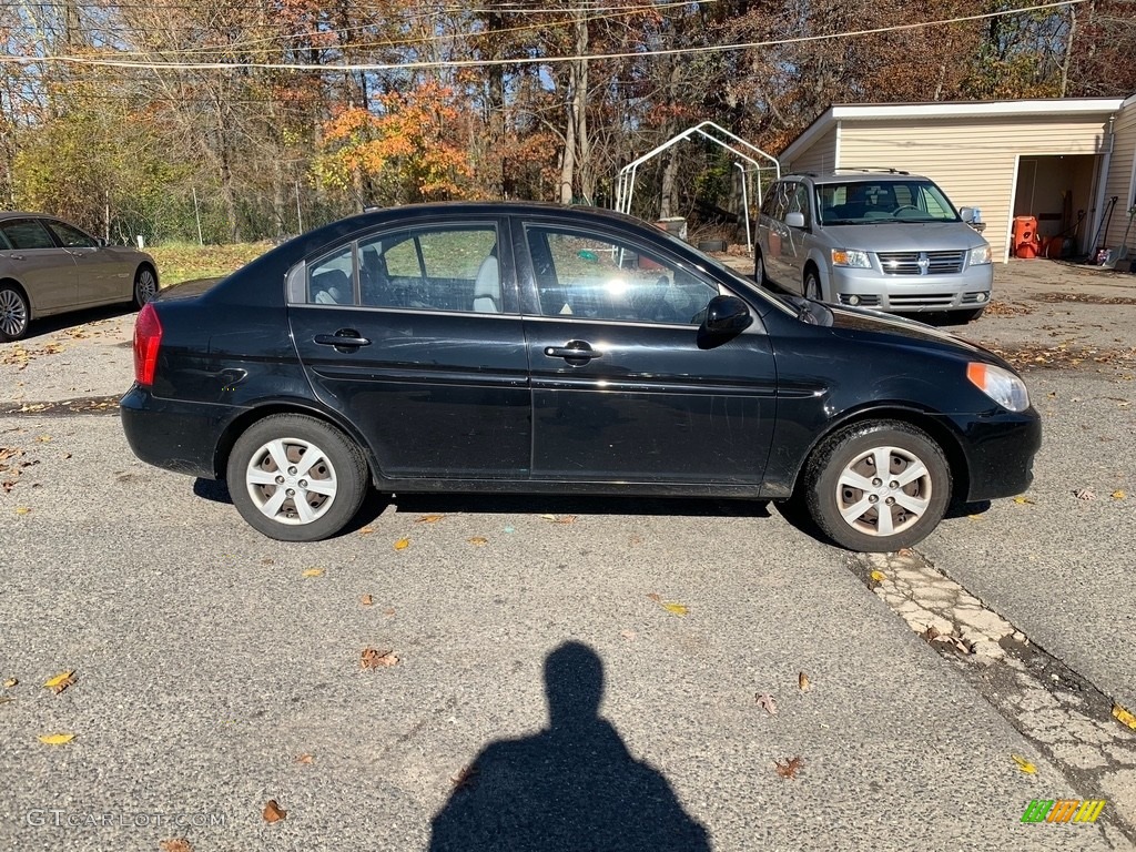 2010 Accent GLS 4 Door - Ebony Black / Gray photo #4