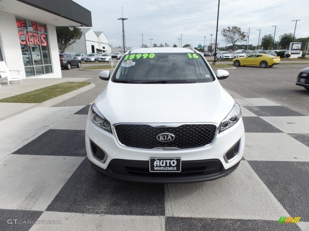 2016 Sorento LX - Snow White Pearl / Satin Black photo #2