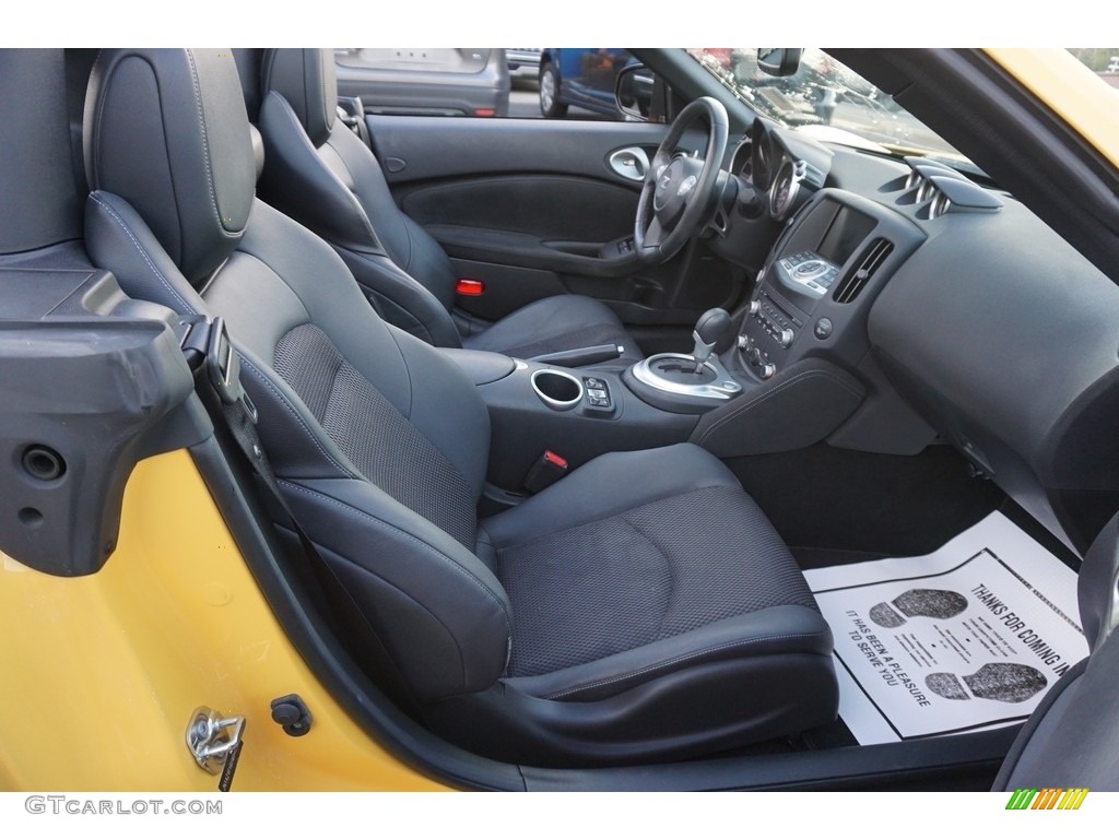 2017 Nissan 370Z Touring Roadster Interior Color Photos